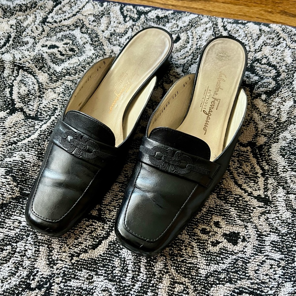 Salvatore Ferragamo Leather Slides/Mules, Black, 6.5